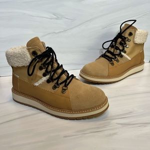 Toms High Top Brown Tie Boots Size 7 Medium